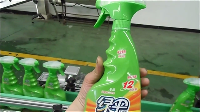 Automatische Trigger Sprayer Waschmittel Flasche Shrink Sleeve Etikettiermaschine