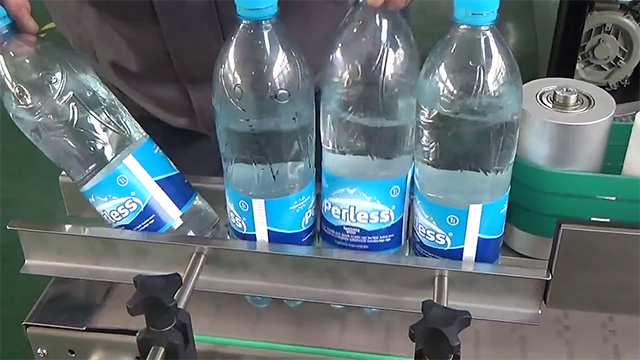 PET-Flasche Nassleim-Etikettiermaschine