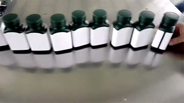Etikettiermaschine für quadratische Flaschen (ein Etikett/eine Umhüllung)